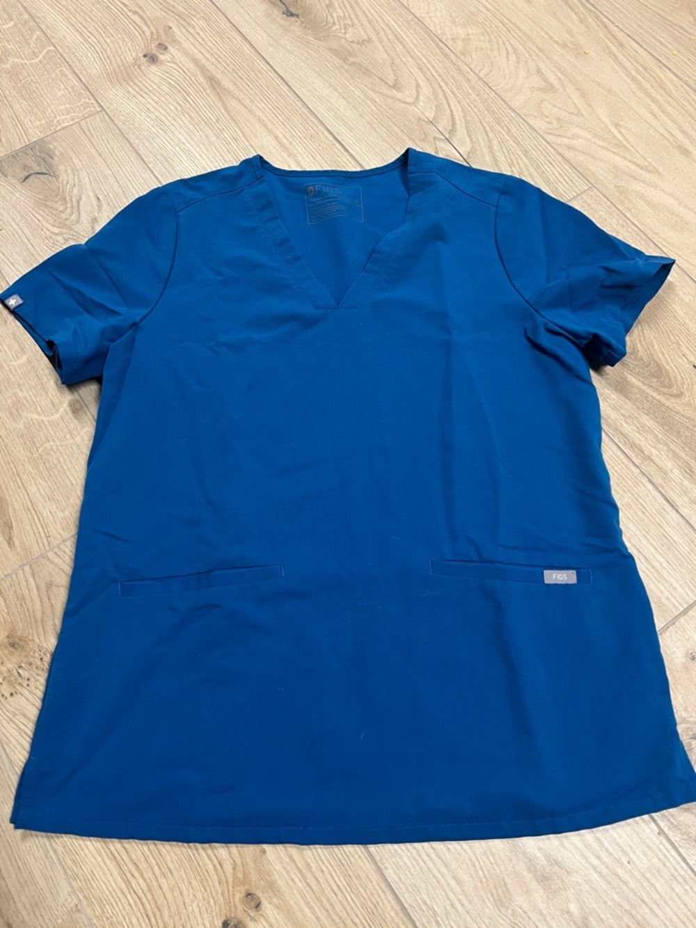Figs V-Neck Scrub Top - Apls Blue
